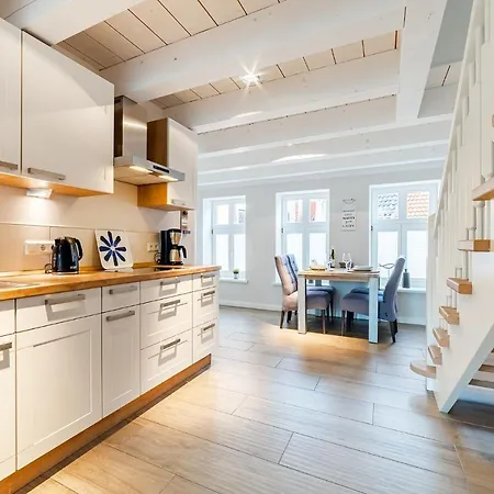 Haus Am Siel 01, Zentral Mit Eigenem Steg Holiday home