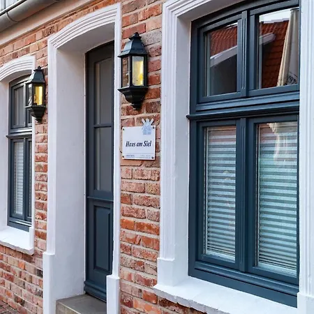 Haus Am Siel 01, Zentral Mit Eigenem Steg Holiday home