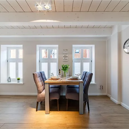 Haus Am Siel 01, Zentral Mit Eigenem Steg Holiday home