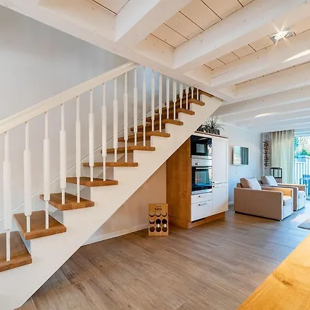 Haus Am Siel 01, Zentral Mit Eigenem Steg Holiday home